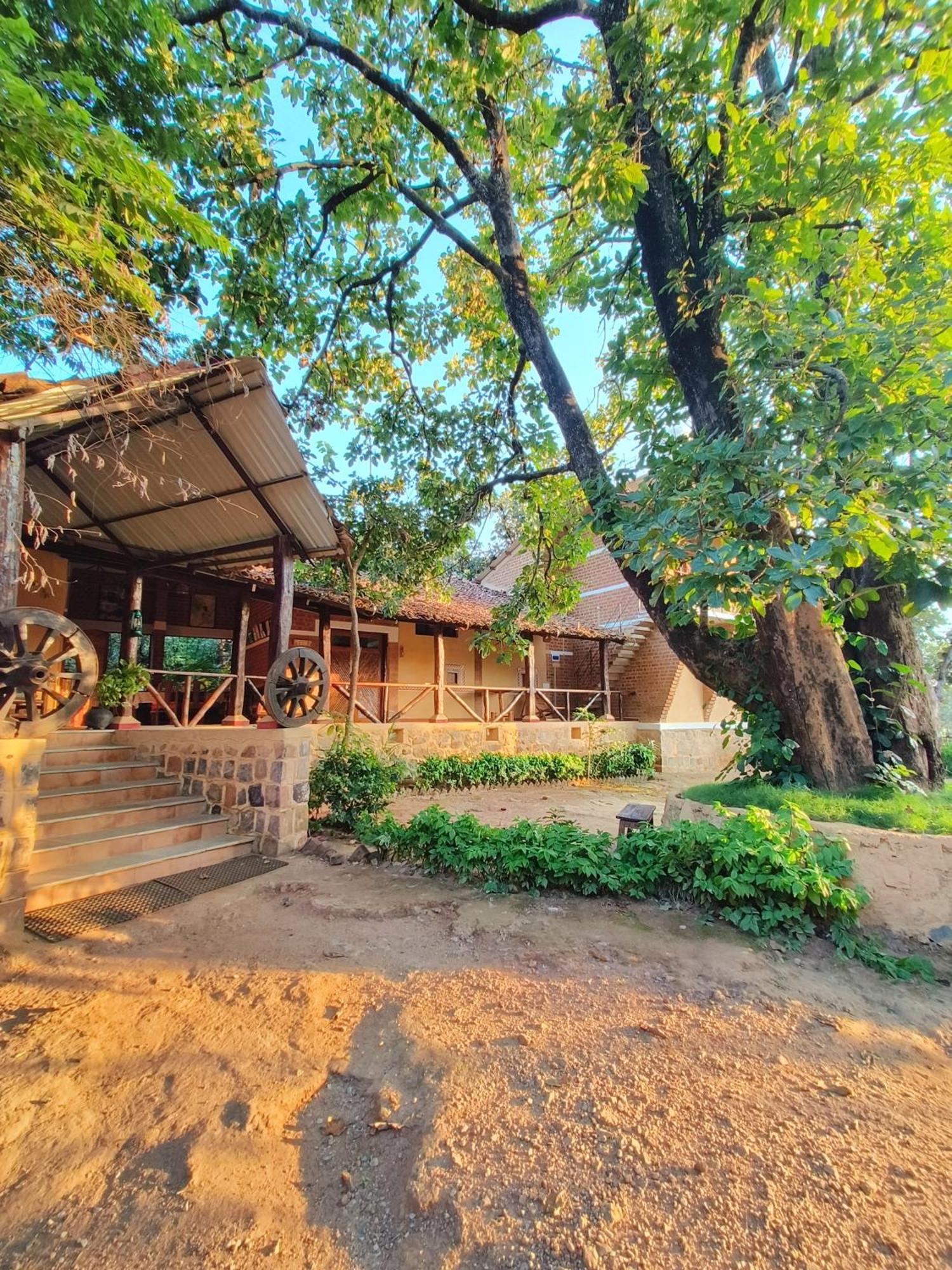 Surwahi Social Ecoestate Kānha Εξωτερικό φωτογραφία